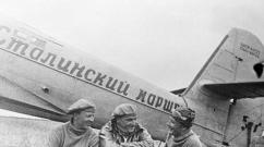 Un pilot de la Dumnezeu: cum l-a convins Chkalov pe Stalin să zboare peste Polul Nord